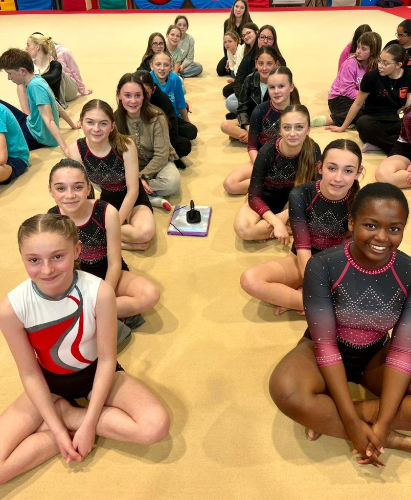 Gymnastes de JBC COROT réunies lors du championnat académique UNSS de gymnastique à Panazol